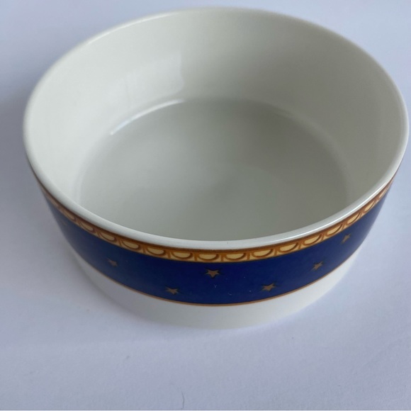 Mikasa Victorian Holiday Round Porcelain 5" Trinket Box Discontinued EUC Winter - Picture 10 of 14